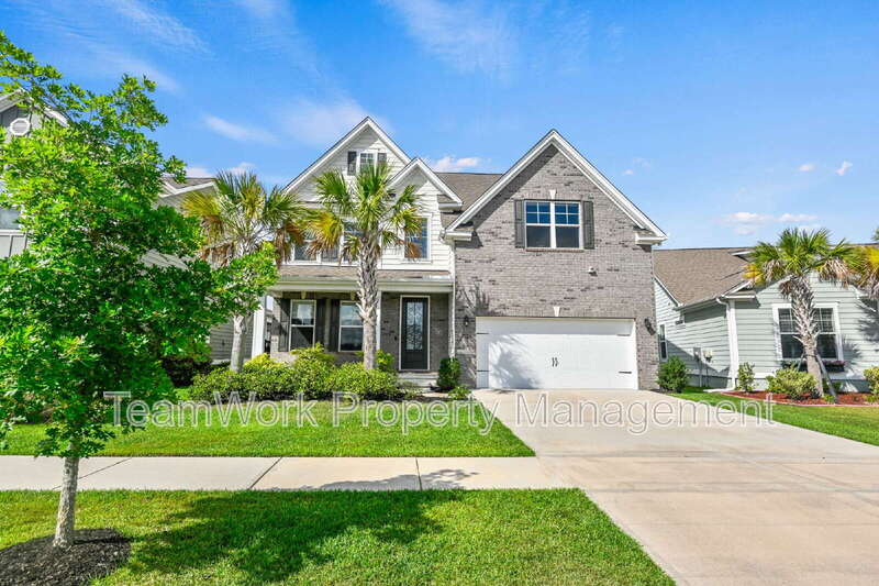 Summerville House: 233 Seaworthy St.