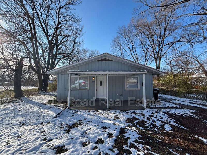 Middletown House: 3004 Finley Street