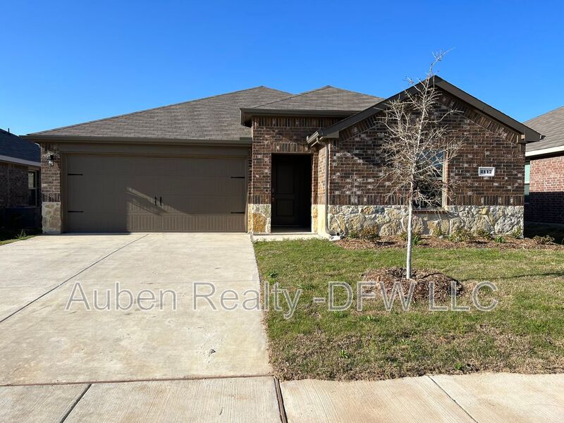 Royse City House: 2117 Berrywood Drive