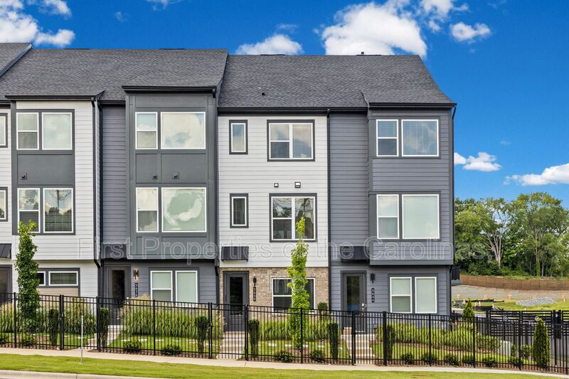 Charlotte Townhome: 5640 Kingspan Drive