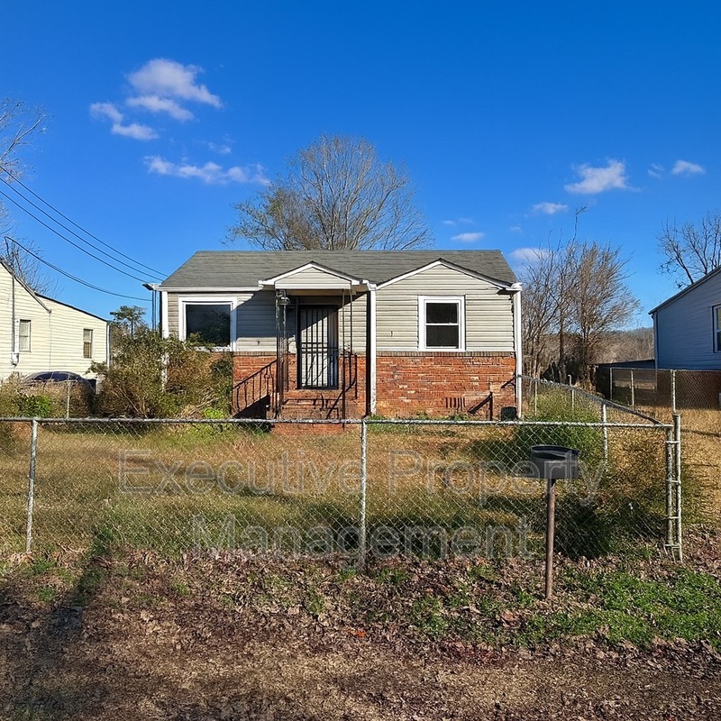 Leeds House: 1609 Ray Street