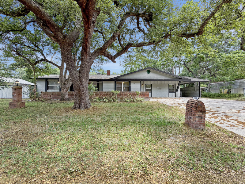 Altamonte Springs House: 1053 Spring Garden St