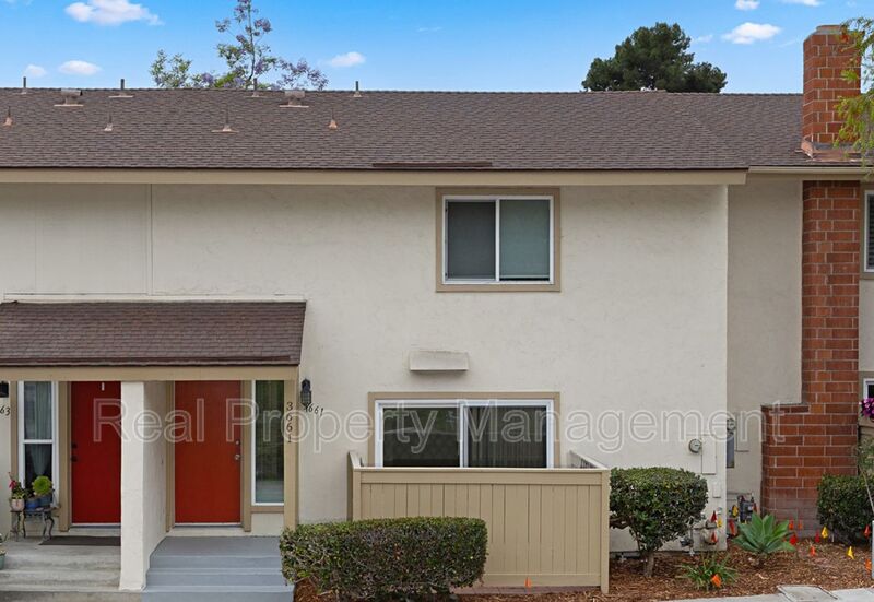 Oceanside Townhome: 3661 Harvard Drive