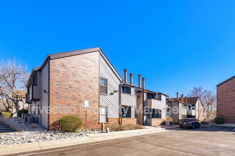 Aurora Condo: 11971 E Harvard Ave