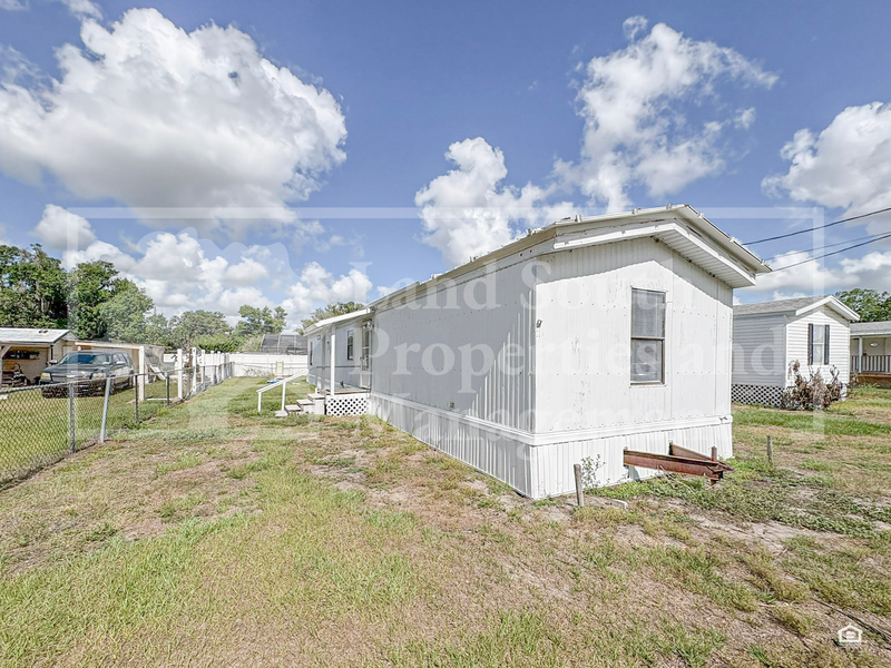 Fort Meade House: 1175 Meadow Lawn Street