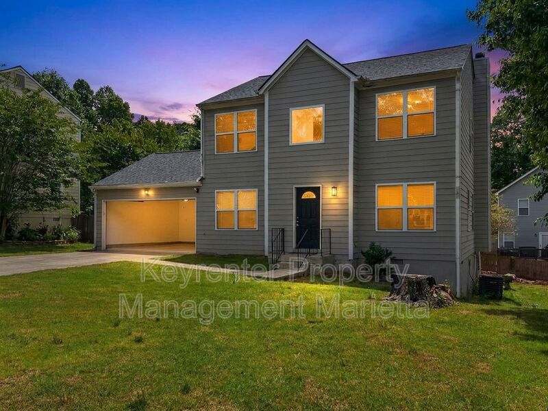 Austell House: 7063 Grinder Ct