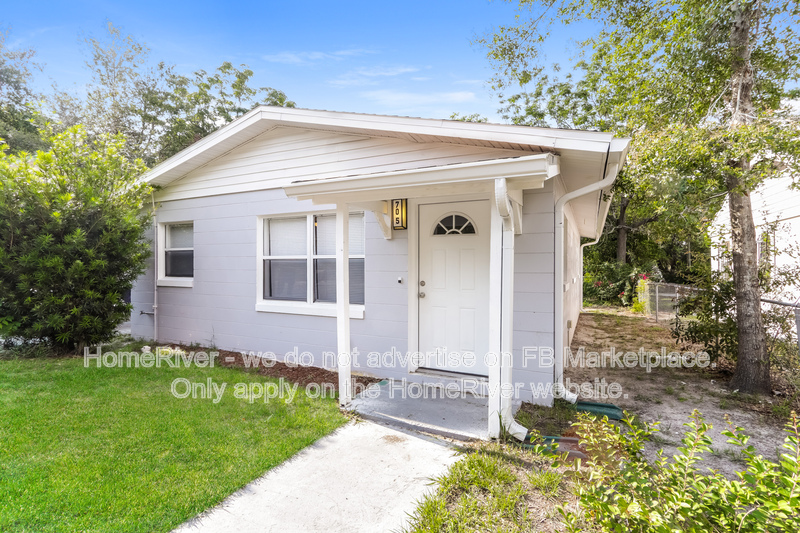 Lakeland House: 705 W 9th St
