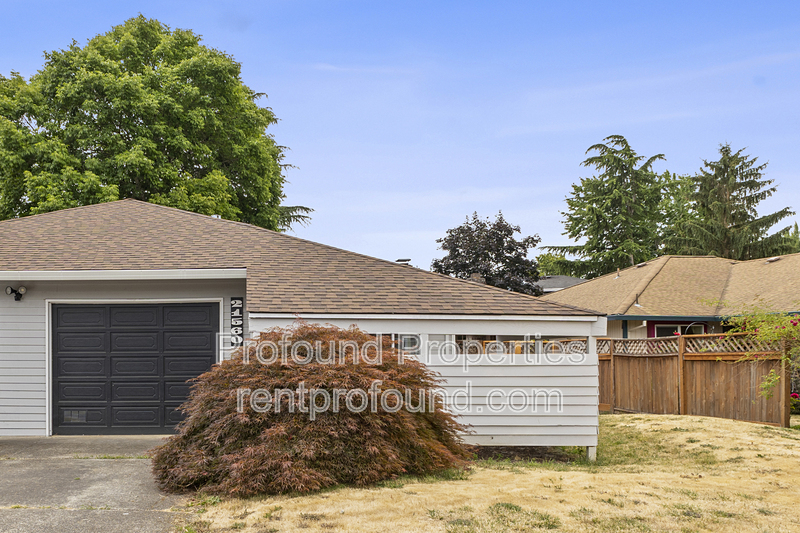 Aloha Condo: 21560 SW Augusta Street