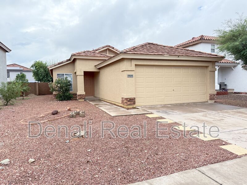 El Mirage House: 11829 W Shaw Butte Dr