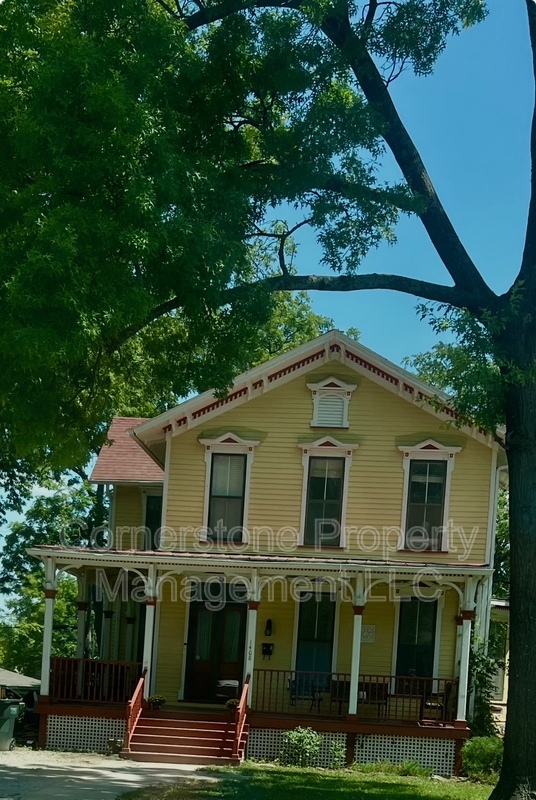 Lawrence House: 1408 Kentucky Street