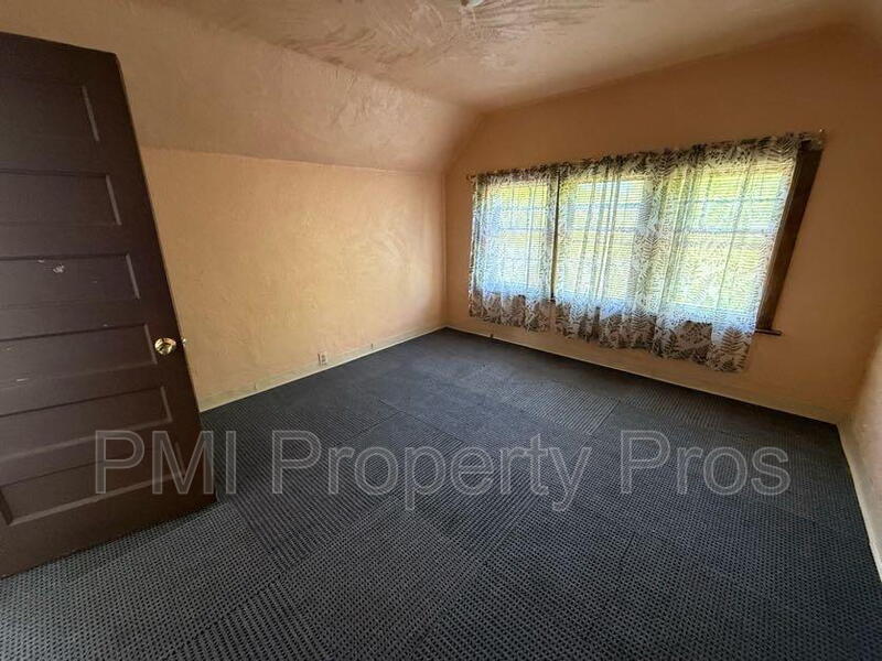 Milwaukee Condo: 3601 W Highland Blvd