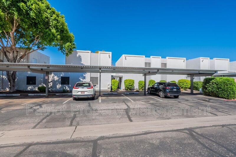 Scottsdale House: 8576 E Indian School Rd J