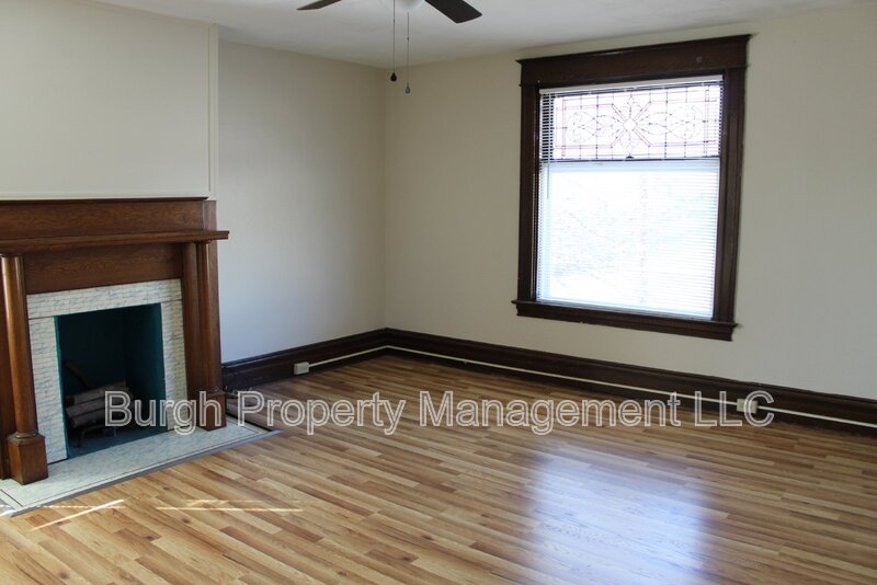 Carnegie Condo: 213 6th Ave