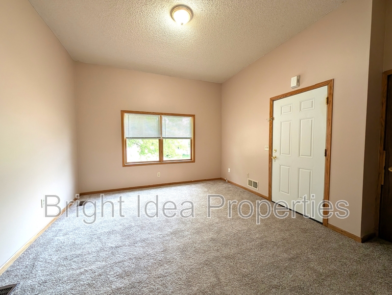 Saint Paul Condo: 863 Clark Street - 1