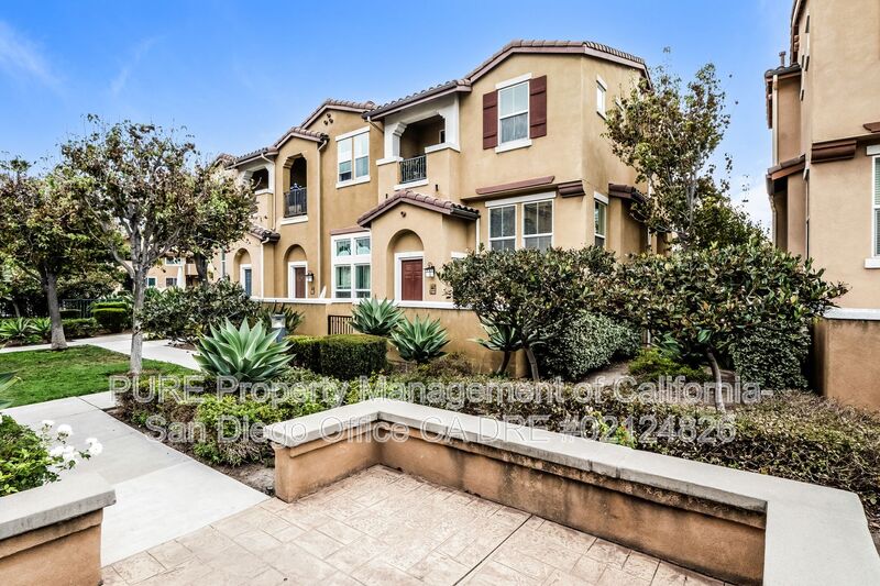 National City House: 740 Mariposa Cir