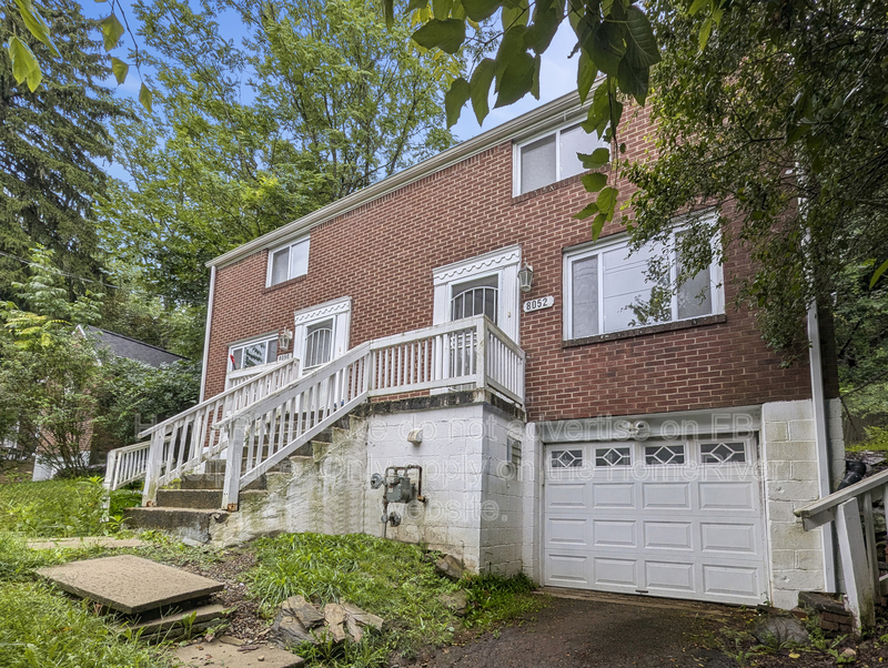 Verona Townhome: 8052 Lincoln Rd