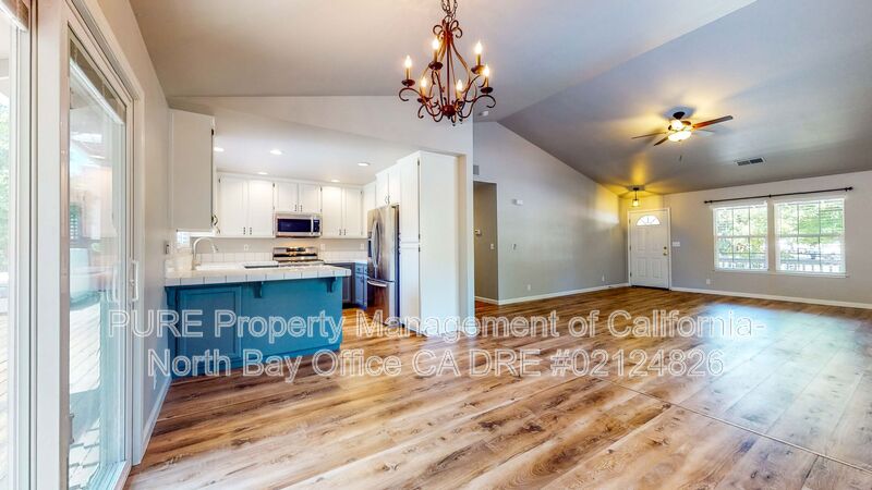 Calistoga House: 2014 Tablerock Court