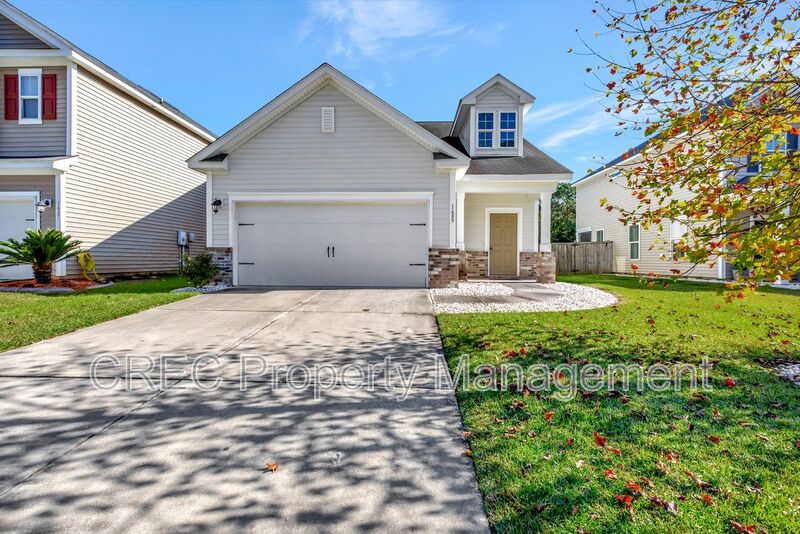 Summerville House: 1689 Eider Down Drive