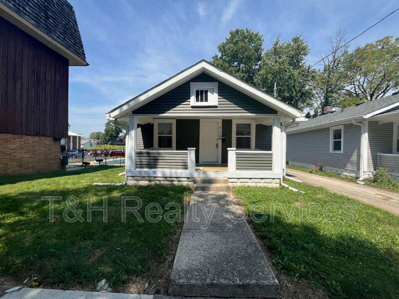 Muncie House: 720 West Queen Street