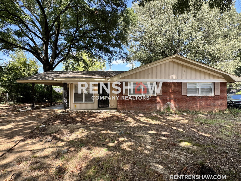 Memphis House: 4784 Blanding Cv