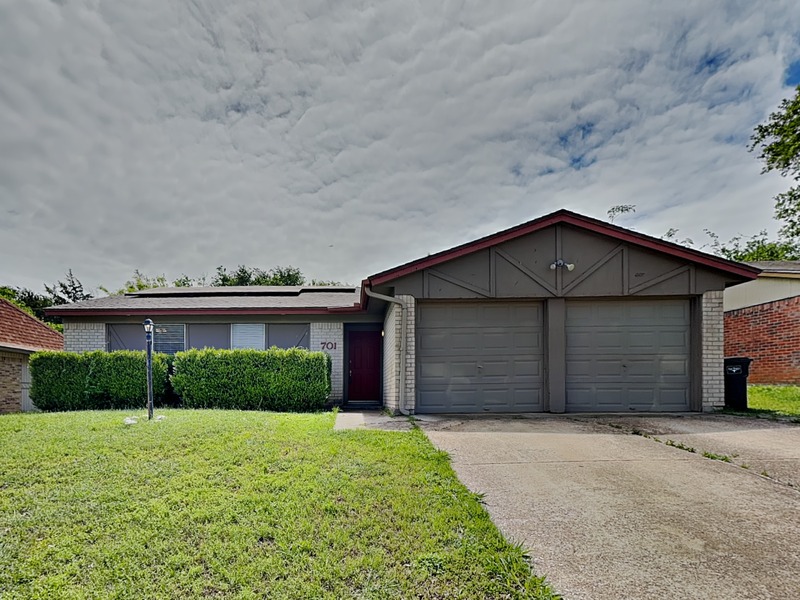 Fort Worth House: 701 Admiralty Way