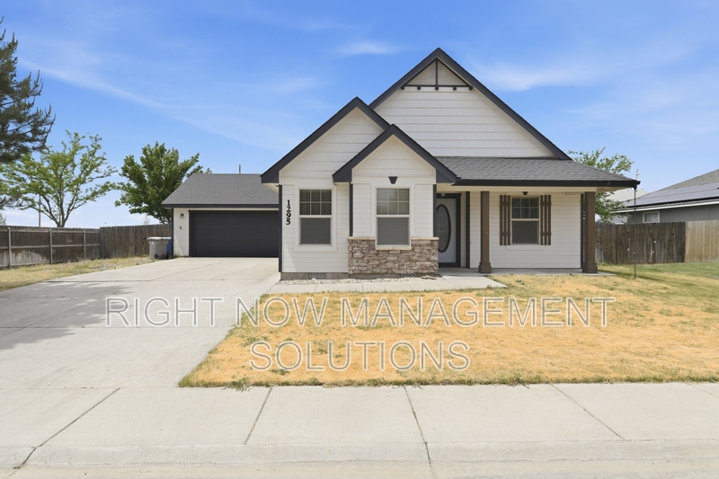 Mountain Home House: 1295 Blossom Avenue