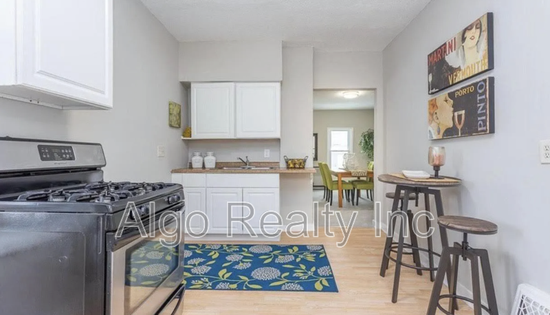 Minneapolis House: 1015 North 30th Avenue