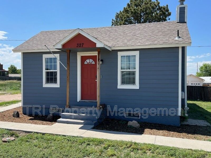 La Salle House: 327 S 2nd St