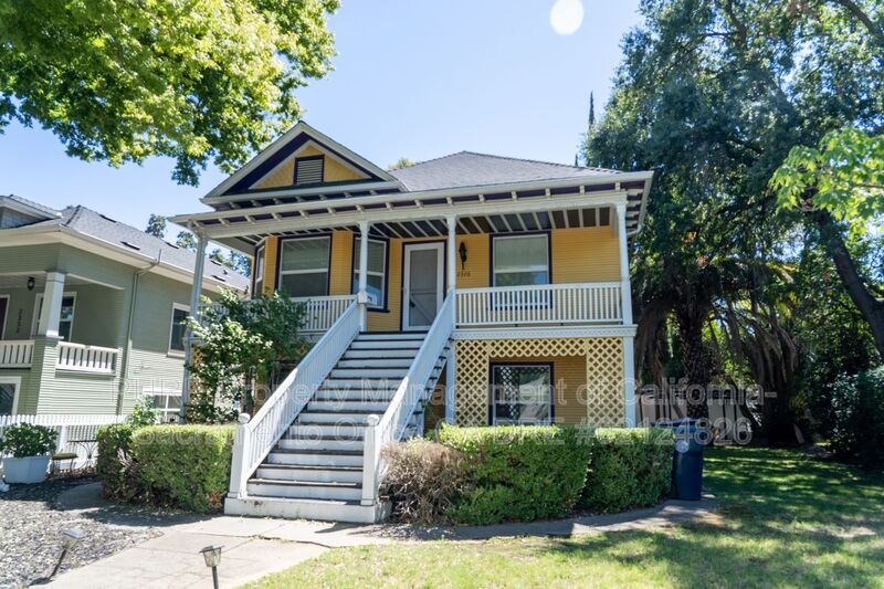 Sacramento House: 2326 Castro Way