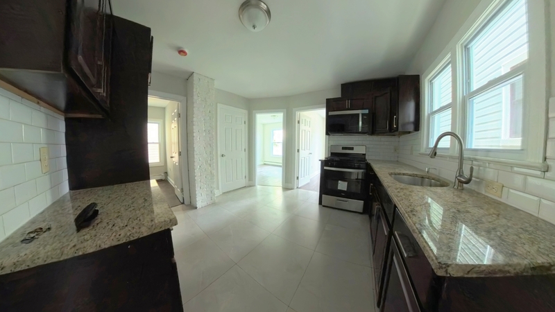 Elizabeth Condo: 144 Inslee Place - 3L