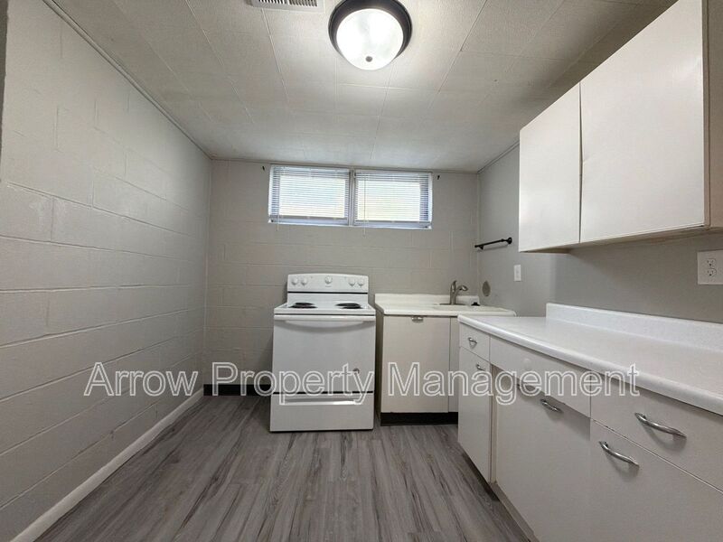 Lincoln House: 2049 Worthington Avenue