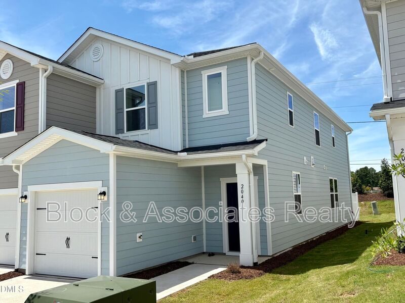 Durham House: 2040 Oakdale Dr