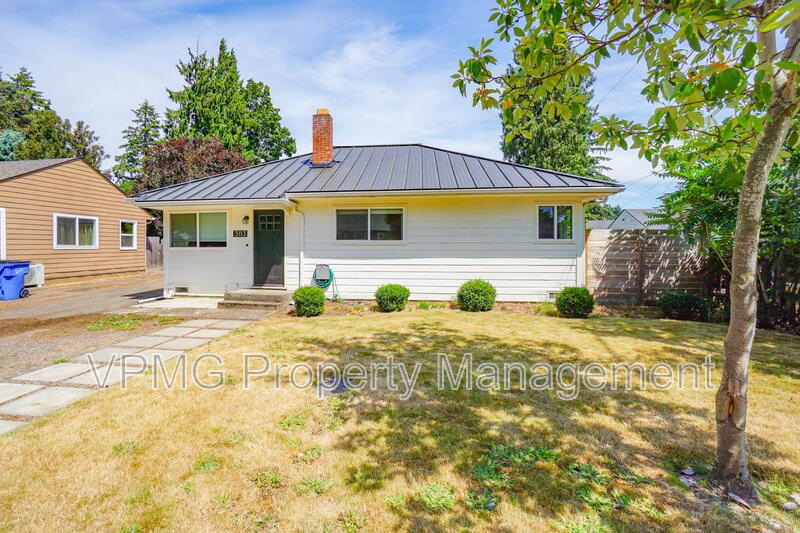 Vancouver House: 3113 Yeoman Ave