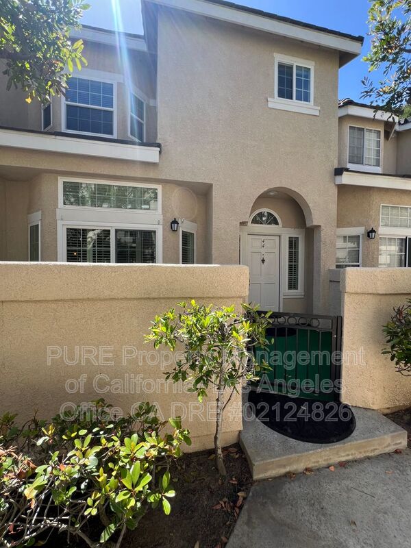 Torrance House: 2300 Maple Ave
