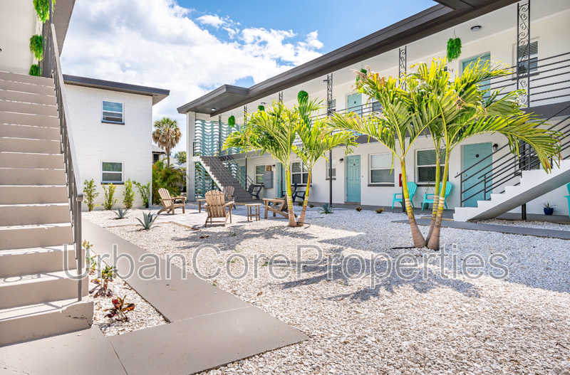St. Petersburg Condo: 105 7th Ave N