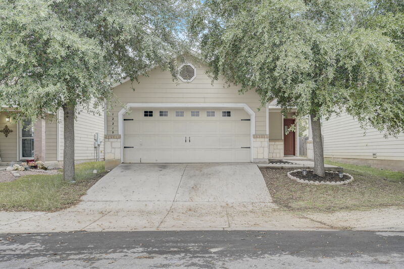 San Antonio House: 12219 Raw Silver