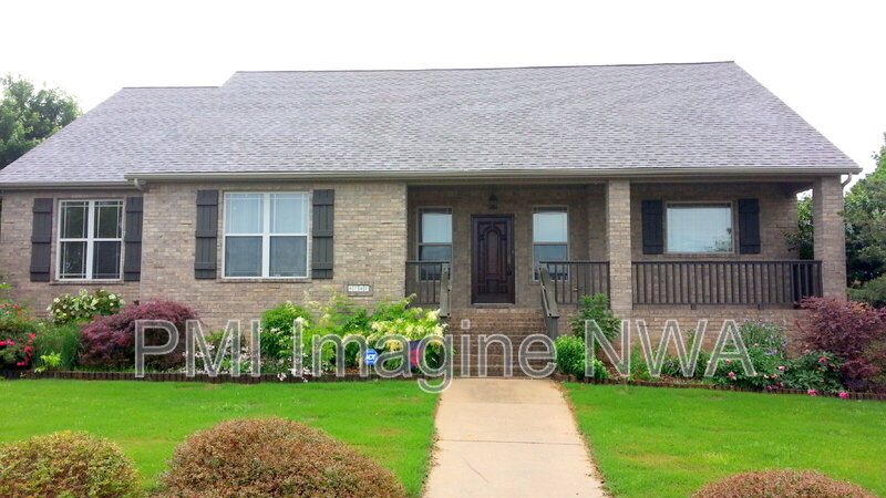 Fayetteville House: 4747 W Mayflower Ct