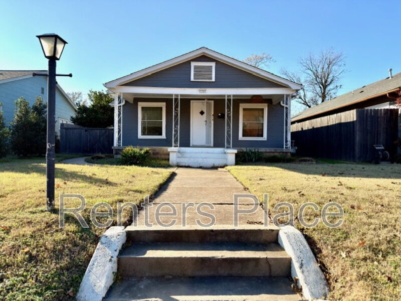 Tulsa House: 1528 S Saint Louis Ave.
