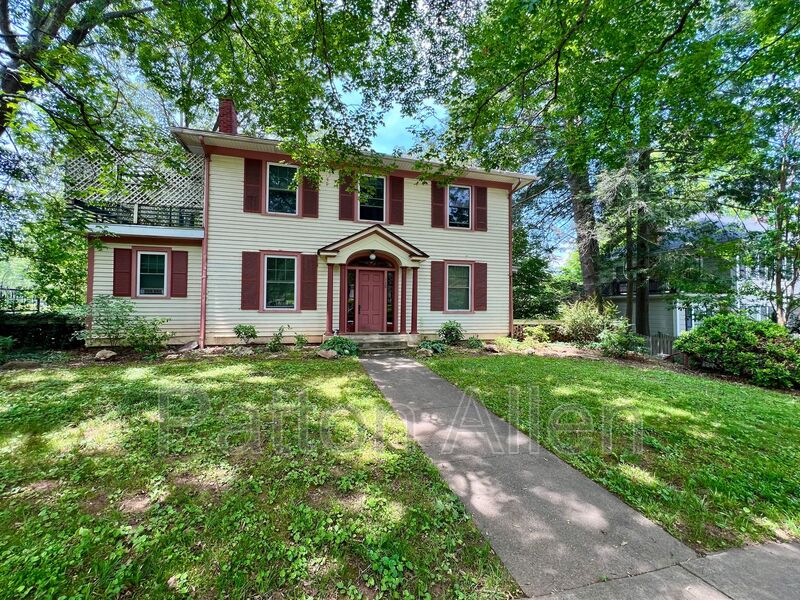 Asheville Condo: 130 Edwin Place