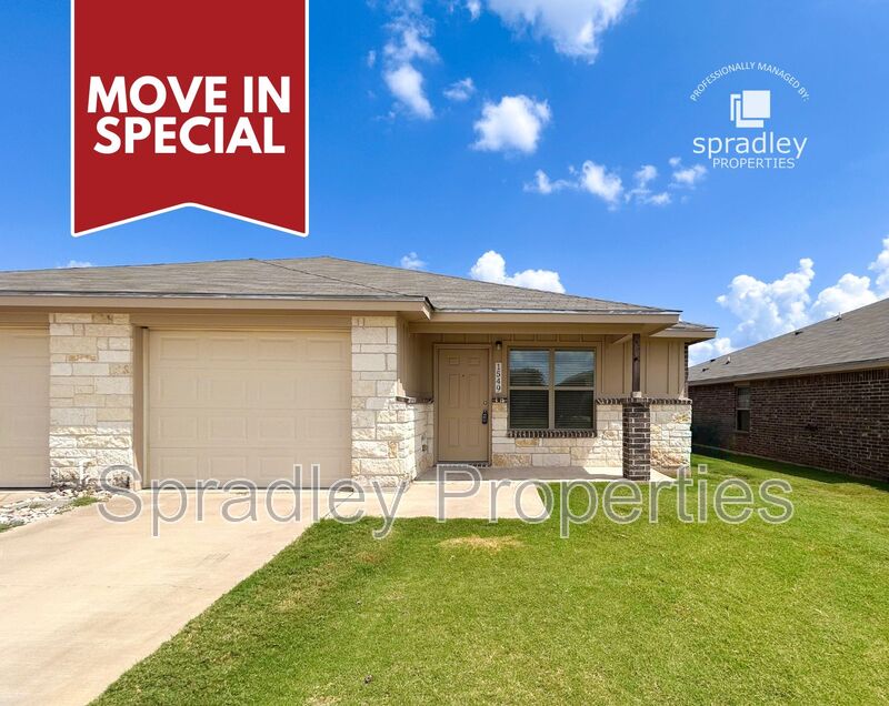 Belton Townhome: 1549 Kal Ct