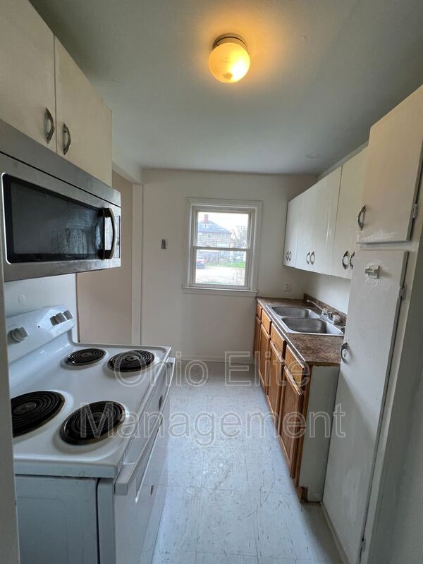 Columbus House: 1310 E 25th Ave