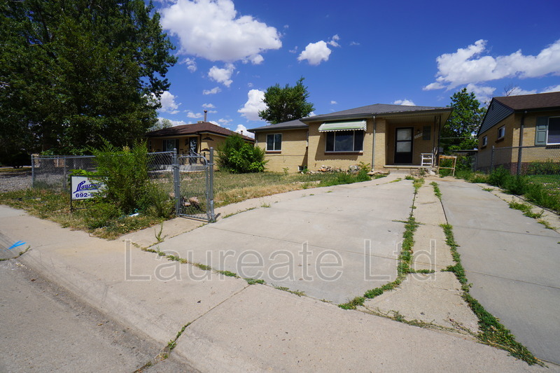 Denver House: 3630 Holly St.