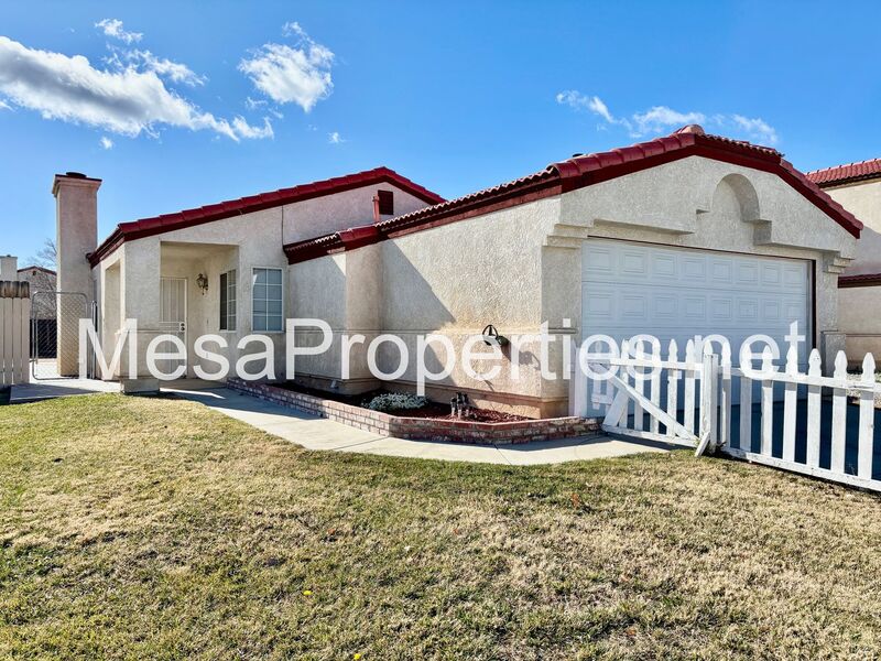 Victorville House: 16953 Sorrento Ln