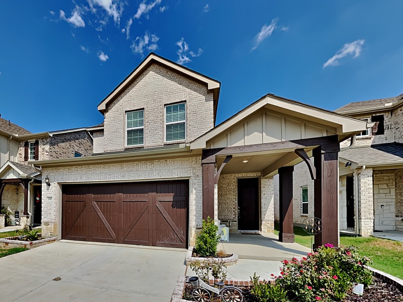 Irving House: 251 Novacek St