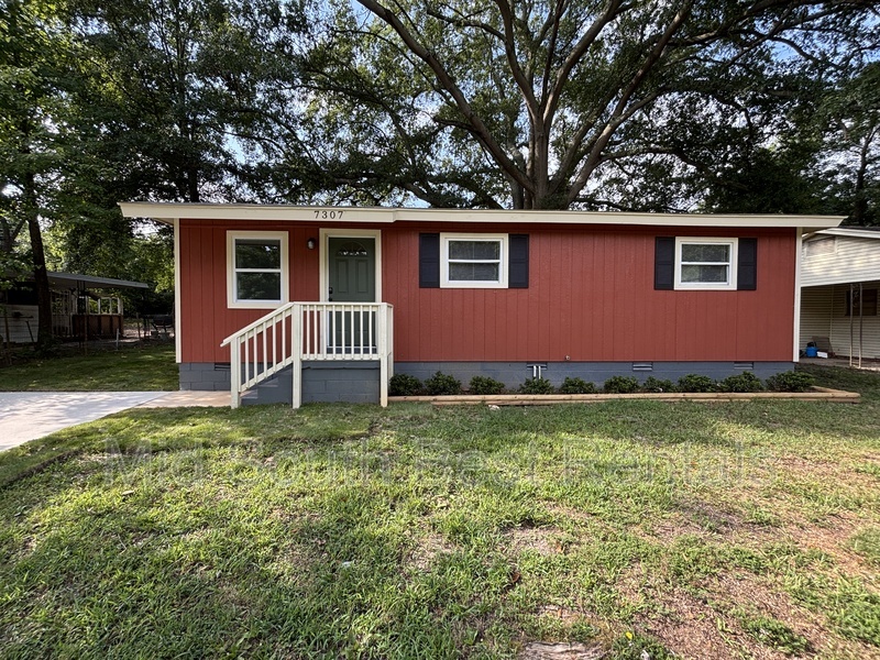 Little Rock House: 7307 Redwood Dr