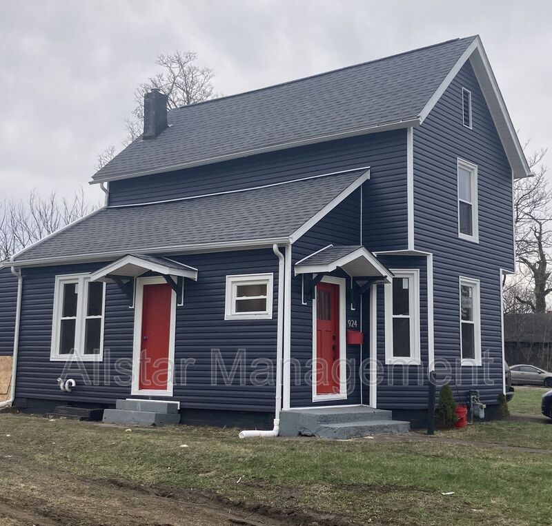 Canton House: 924 Spring Avenue NE