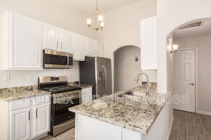 Gilbert House: 1851 E Carla Vista Drive