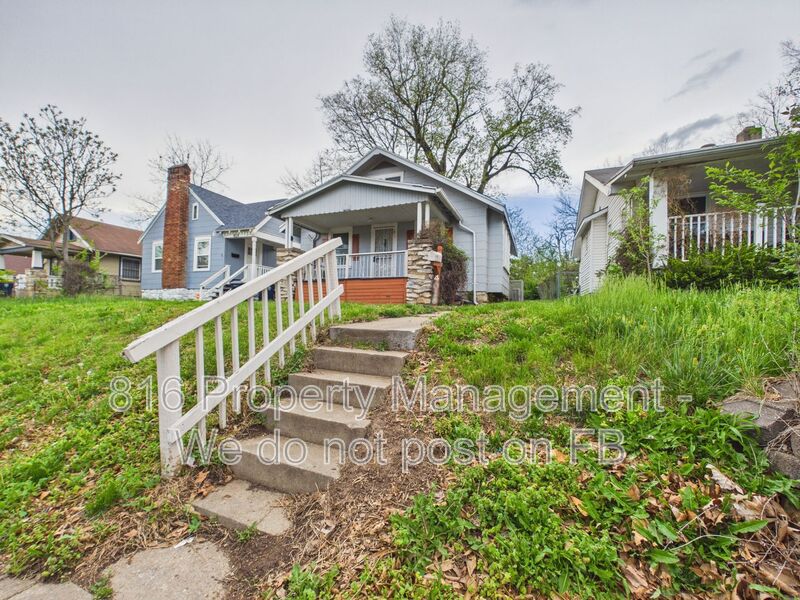 Kansas City House: 4028 E 68th Terr