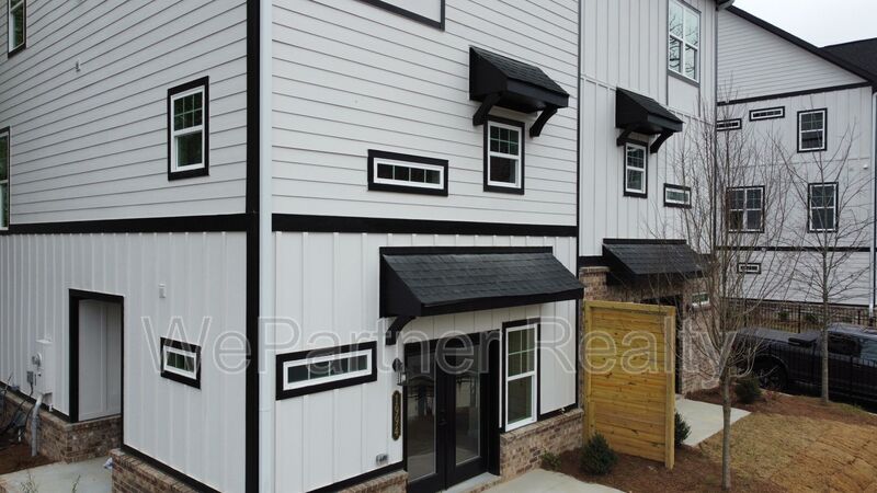 Atlanta Townhome: 1994 Main St NW