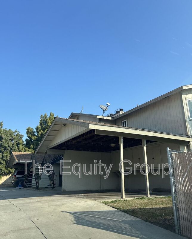 Exeter Condo: 809 Monarch Circle